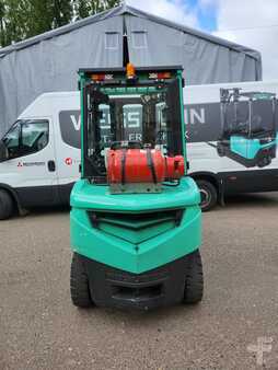 Gas truck 2016  Mitsubishi FG30NT (4)