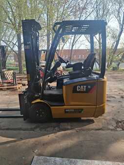 Elektryczne 3-kołowe 2018  CAT Lift Trucks EP16ACNT (1)