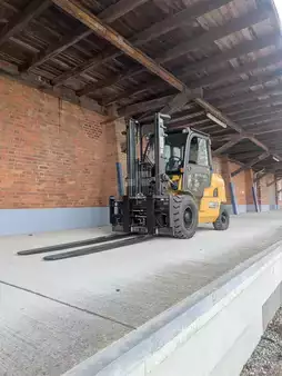 Empilhador diesel 2020  CAT Lift Trucks DP45NB (1)