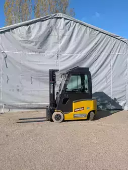 Elektryczne 4-kołowe 2014  CAT Lift Trucks EP16 (2)