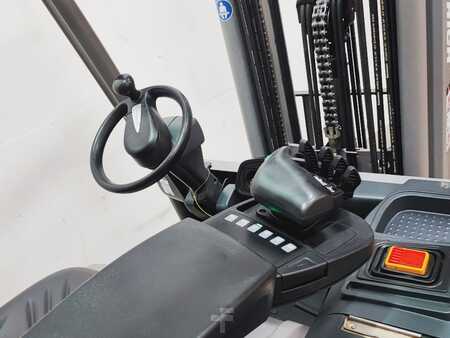 Elektro čtyřkolový VZV 2017  Jungheinrich EFG 425 (8)