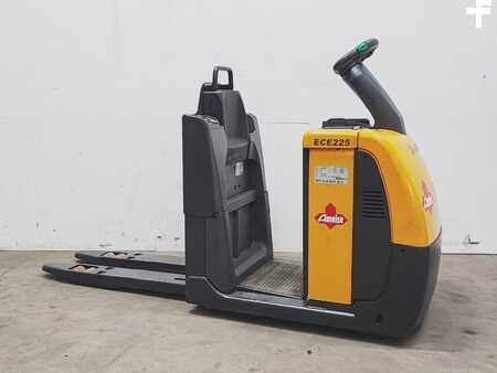 Horizontális komissiózó 2007  Jungheinrich ECE 225 (1)