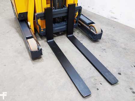 Työntömastotrukki 2012  Jungheinrich ETV 216 (10)