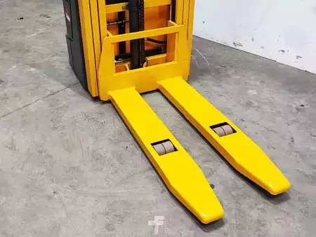 Wózek wysokiego podnoszenia 2002  Jungheinrich EJC 12 (9)