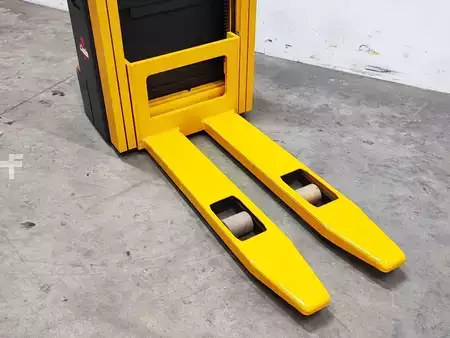 Wózek wysokiego podnoszenia 2002  Jungheinrich EJC 12 (8)