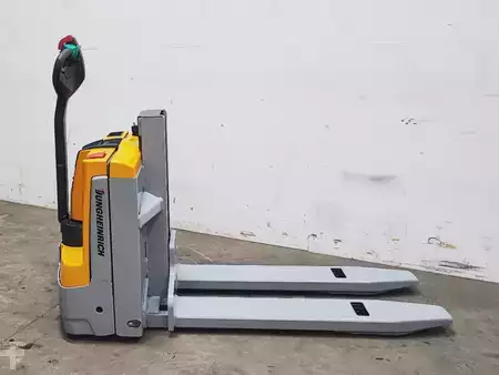 Wózek wysokiego podnoszenia 2018  Jungheinrich EMD 115i (6)