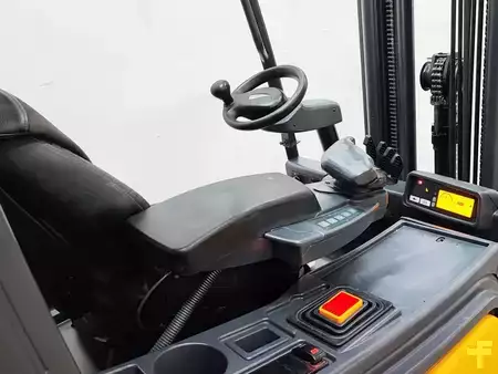 El truck - 4 hjulet 2014  Jungheinrich EFG 320 (10)