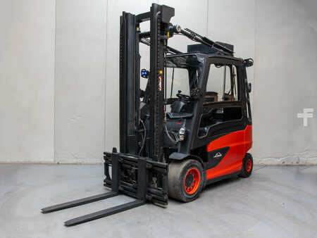 Electric - 4 wheels 2017  Linde E40HL (1)