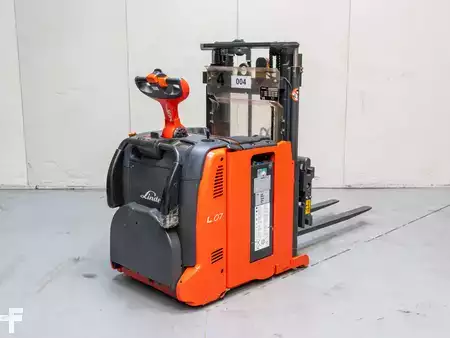 Apilador eléctrico 2015  Linde Linde L07 (1)