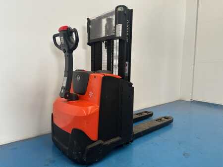 Pallet Stackers 2019  Toyota SWE200D (1) 