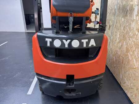 Chariots élévateurs GPL 2017  Toyota 02-8FGF18 (6)