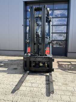 Diesel Forklifts 2010  Linde H30T (4)