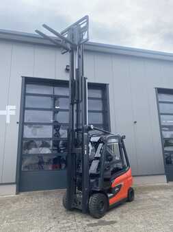 Elektro čtyřkolový VZV - Linde E30 BR 1252 (3)