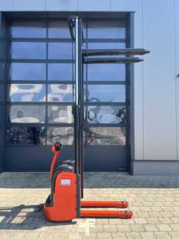 Hochhubwagen 1999  Linde L12 BR 379 (3)