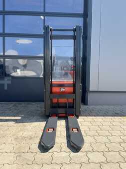 Hochhubwagen 1999  Linde L12 BR 379 (4)