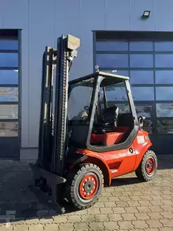Dieselstapler 2000  Linde H40D-04 BR 352 (1)