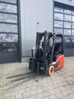 Elektro 3 Rad 2018 Linde E14 BR 386 (2)