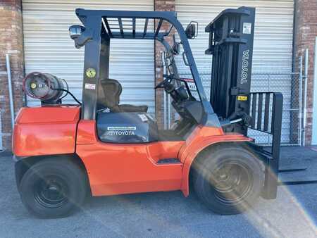 Diesel Forklifts - Toyota 7FGU35 (3)