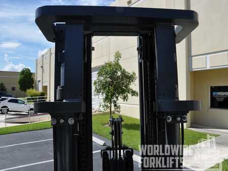 Diesel Forklifts 2018  World-Lift WRTD80  (9) 