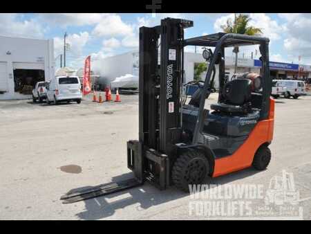 Carretilla elevadora GLP 2011  Toyota 8FGCU20 (12)