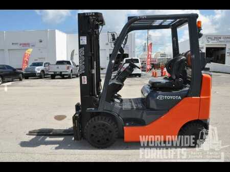 Carretilla elevadora GLP 2011  Toyota 8FGCU20 (13)