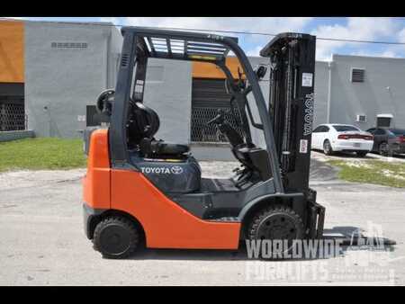 Carretilla elevadora GLP 2011  Toyota 8FGCU20 (9)
