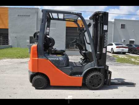 Propane Forklifts 2011  Toyota 8FGCU20 (1)