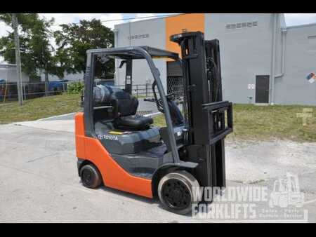 Propane Forklifts 2009  Toyota 8FGCU25 (3)
