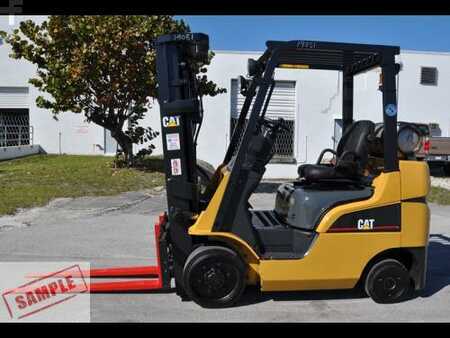 Carretilla elevadora GLP - CAT Lift Trucks FGC25N (1)