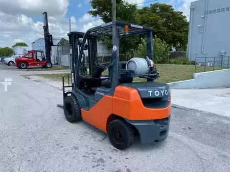 Propane Forklifts 2013  Toyota 8FGU25 (5)