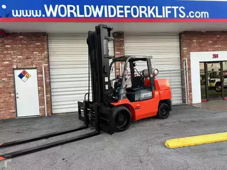 Propane Forklifts - Toyota 7FGCU55 (1)