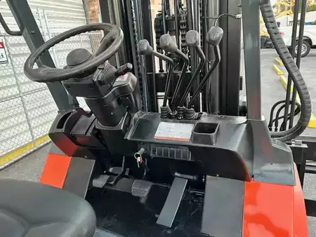 Propane Forklifts - Toyota 7FGCU55 (10)