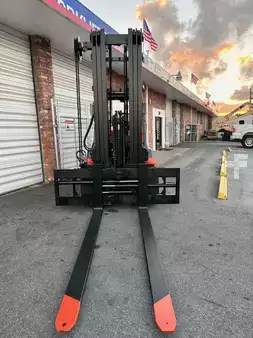 Propane Forklifts - Toyota 7FGCU55 (4)