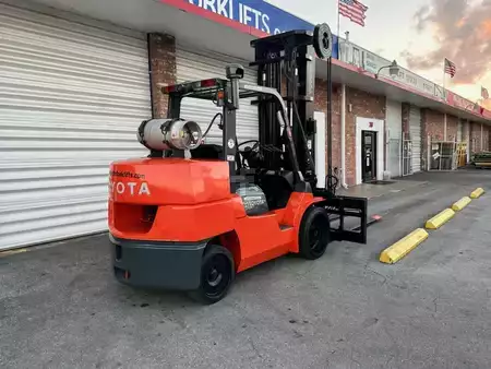 Propane Forklifts - Toyota 7FGCU55 (6)