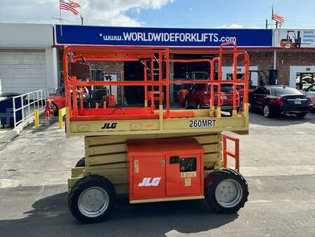 Carretilla elevadora diésel 2015  JLG 260MRT (17)