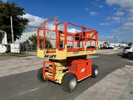 Carretilla elevadora diésel 2015  JLG 260MRT (20)