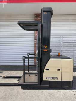 Horizontal order picker - Crown SP3220-30 (11)