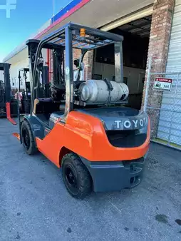 Propane Forklifts - Toyota 8FGU30 (4)