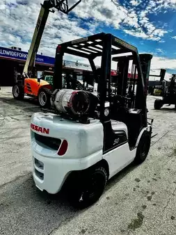 Montacargas GLP - Nissan PL50LPG (5)