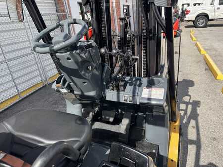 Montacargas GLP 2017  CAT Lift Trucks 2C6000 (21)