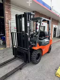 Montacargas GLP - Toyota 7FGU25 FSV (8)