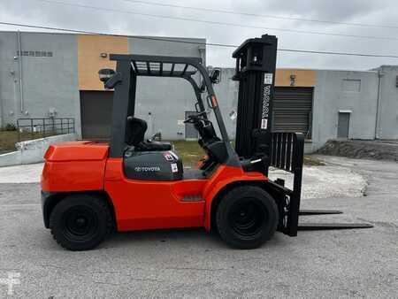Diesel Forklifts - Toyota 7FDU35 DD (10)