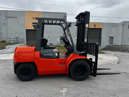Diesel Forklifts - Toyota 7FDU35 DD (2)