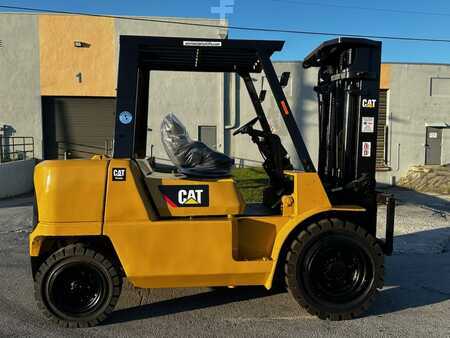 Carretilla elevadora diésel - CAT Lift Trucks DP45K (1)