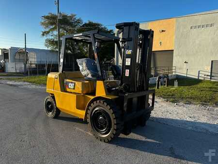 Carretilla elevadora diésel - CAT Lift Trucks DP45K (3)