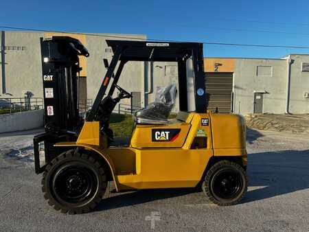 Carretilla elevadora diésel - CAT Lift Trucks DP45K (4)