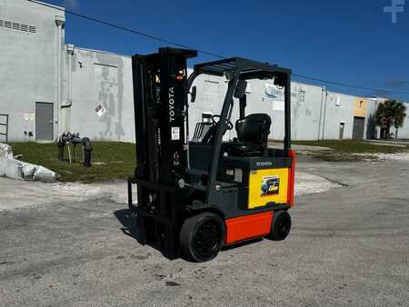 Montacargas diésel - Toyota 8FBCU25 (10)
