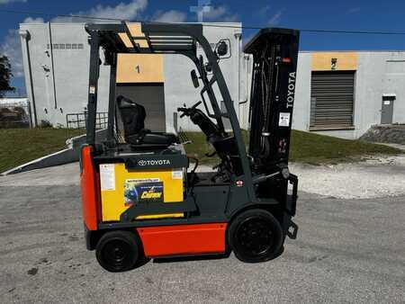 Montacargas diésel - Toyota 8FBCU25 (13)
