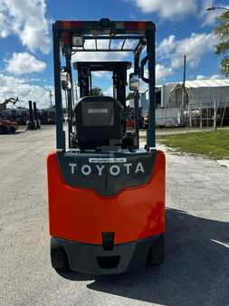Montacargas diésel - Toyota 8FBCU25 (5)