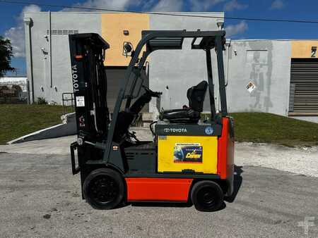Montacargas diésel - Toyota 8FBCU25 (9)